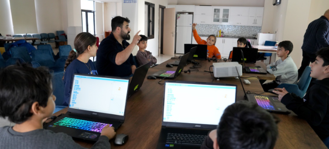 BAŞKAN KOZAY'DAN GENÇLİĞE HİZMET